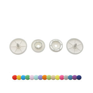 Çanta başına 5000 adet özel dikdörtgen desen kaplı basın çıtçıt düğmesi çevre dostu reçine plastik yapış düğmeler giysi aksesuarları - Product Image 3