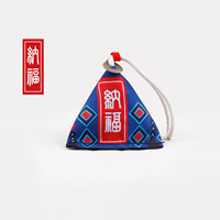 Dragon Boat Festival Zongzi Triangle Pochette parfumée Mugwort Sachet désodorisant Penderie Ornement suspendu Ornement de voiture