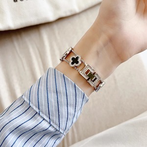 <span class=keywords><strong>Bracelet</strong></span> de <span class=keywords><strong>montre</strong></span> en métal trèfle à quatre feuilles de luxe pour <span class=keywords><strong>Apple</strong></span> <span class=keywords><strong>Watch</strong></span> Series 10 9 <span class=keywords><strong>8</strong></span> SE 45 mm 49 mm 40 mm <span class=keywords><strong>Bracelet</strong></span> pour femme en diamant - Product Image 6