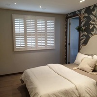 Fenêtre à battant en PVC de style européen avec double vitrage trempé et moustiquaire magnétique, certifiée Energy Star pour usage résidentiel