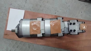 705-56-34040 07438-72202 <b>23A</b>-60-11203 Koma-tsu Gear Hydraulic Pump - Product Image 2