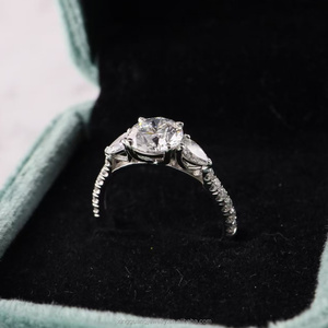 Hot Bán Trilogy Phong Cách 1.0ct Gra Moissanite Vòng Kim Cương Tùy Chỉnh 14K Vàng Trắng Engagement Wedding Kim Cương Nhẫn Phụ Nữ Người Đàn Ông - Product Image 1