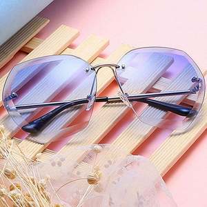 Lunettes de soleil vintage pour hommes et femmes, monture métallique sans bordure, logo personnalisé, protection UV400, modèle 2020, très demandées - Product Image 3