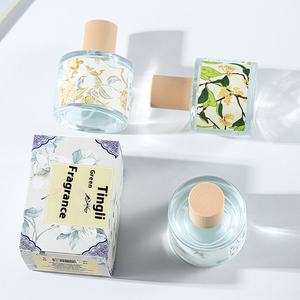 Yixiang Guochao Series 50ML Small Town Goose Pear Fragancia ligera Perfume de mujer Nueva llegada Fábrica al por mayor - Product Image 2