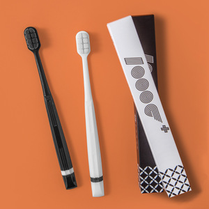 Cepillo de dientes Fancy Eight Bundle, 10000 cerdas, cerdas suaves, manual, de primera calidad, para uso adulto, en blanco y negro - Product Image 4