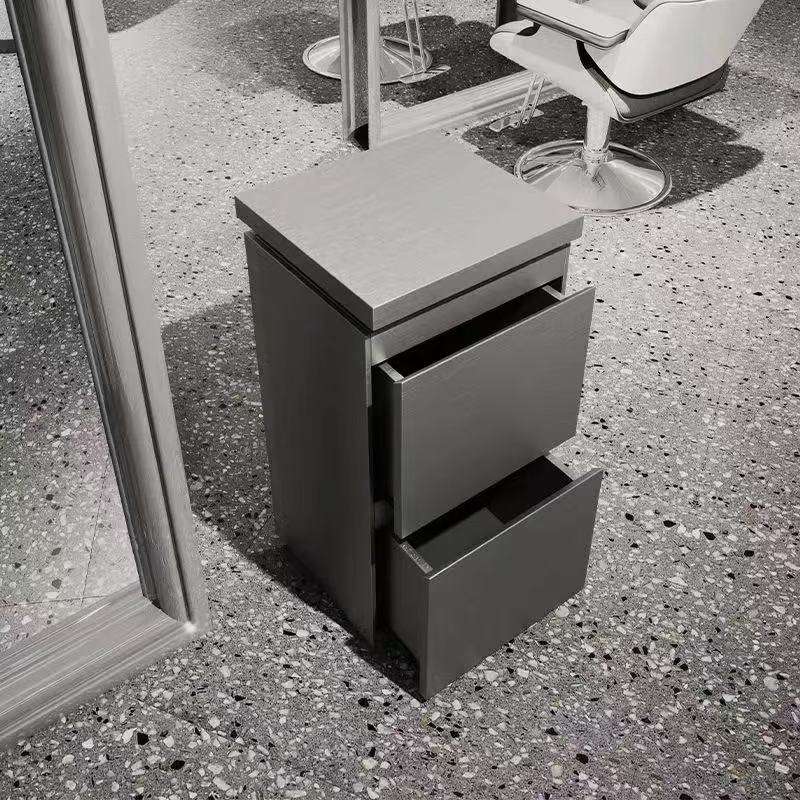 สีเทาเข้ม