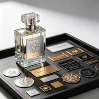Étiquette autocollante en métal aluminium 3D gaufré de luxe personnalisée, logo privé, étiquette carrée pour flacon de parfum, pour emballage de cosmétiques et de parfums