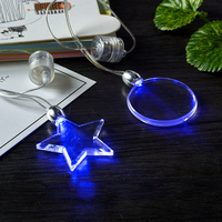 Großhandel Direktvertrieb Benutzerdefiniertes Logo Acryl LED Blinkende Tragbare Halskette für Weihnachts- und Halloween-Dekoration Gastgeschenke