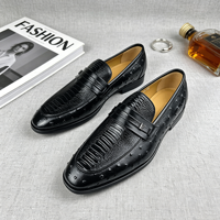 Mocassins de luxe style exotique pour homme, en cuir imprimé autruche, texture côtelée élégante, chaussures noires à enfiler pour gentleman