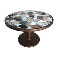 Meubles commerciaux modernes haut de gamme, table ronde de salle à manger en marbre vert de 120 cm avec base en acier pour restaurant et usage extérieur