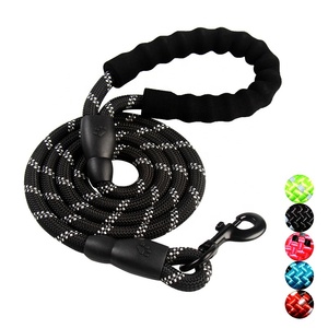 Fournisseur direct d'usine Accessoires <span class=keywords><strong>pour</strong></span> animaux de compagnie Corde de <span class=keywords><strong>paracorde</strong></span> réfléchissante <span class=keywords><strong>pour</strong></span> l'escalade <span class=keywords><strong>Laisse</strong></span> <span class=keywords><strong>pour</strong></span> <span class=keywords><strong>chien</strong></span> en nylon <span class=keywords><strong>Laisse</strong></span> <span class=keywords><strong>pour</strong></span> animaux de compagnie - Product Image 3