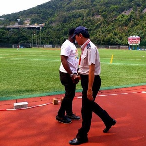 Phun Áo chạy theo dõi vật liệu cho các trường học sân chơi ngoài trời bề mặt PU thể thao theo dõi và lĩnh vực vật liệu PU Chất kết dính - Product Image 1