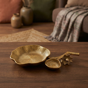 Bol de service de luxe en aluminium plaqué or, plateau décoratif poli motif lotus, plat à collation pour la maison, les fêtes, les mariages, centre de table - Product Image 1