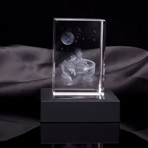 Honor del proveedor de cristal Regalos DE BODA Base LED Cubo de cristal Rosa 3D Cristal grabado con láser en blanco Cubo de cristal K9