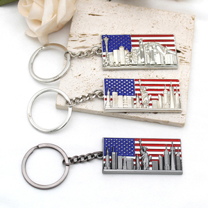 Porte-clés en métal argenté antique personnalisé, design en émail gravé, LOGO drapeau américain, souvenir de la ville de New York, cadeau pour les touristes - Product Image 1