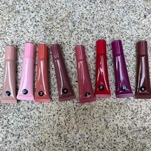 Hidratar el cuidado de los labios Tubo suave Sabor a vainilla Mantequilla Nutritiva Hidratante Brillante Brillo de labios Esmalte personalizado Craze Tinted Lip Serum - Product Image 3