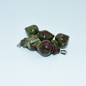 Colgante de seta de <span class=keywords><strong>cristal</strong></span> de piedra Natural al por mayor de fábrica <span class=keywords><strong>9</strong></span> colores estilo clásico Unisex para cadena de cuerda de compromiso para fiesta de boda - Product Image 2