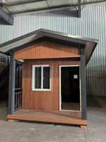 Maison conteneur démontable en kit, bureau modulaire à assemblage rapide, maison préfabriquée avec structure en acier galvanisé et panneaux sandwich, avec véranda