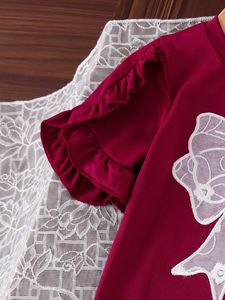Completo Estivo per Ragazze: T-Shirt a Maniche Corte con Fiocco Rosso e Pantaloni in Cotone Stampato - Product Image 4
