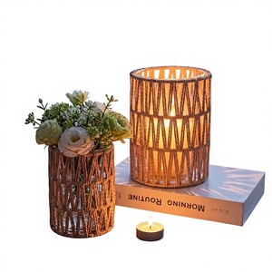 Ensemble <span class=keywords><strong>de</strong></span> lanternes bohèmes en <span class=keywords><strong>rotin</strong></span>, 2 porte-bougies cylindriques en verre, vases <span class=keywords><strong>de</strong></span> style farmhouse, centres <span class=keywords><strong>de</strong></span> <span class=keywords><strong>table</strong></span> pour la maison et la <span class=keywords><strong>table</strong></span> basse - Product Image 1