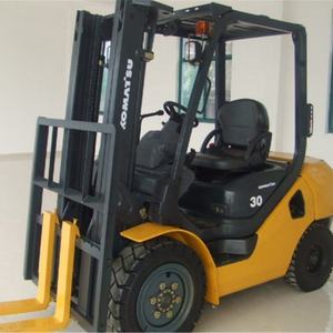 Excavadora Komatsu FD30 Usada con Caja de Cambios, Bomba, Motor y Rodamientos - 0-2000 Horas, 3500 kg, Origen Japón, Precio Negociable - Product Image 1