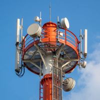 Torre de Telecomunicaciones Monopolar para Marcaje Aeronáutico, Poste Cónico de Acero para Antena BTS, Altura Personalizada 25m 30m 40m