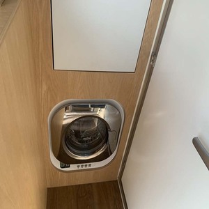 Petite caravane de <span class=keywords><strong>camping</strong></span> avec une salle de bain combinée, chauffe-eau instantané au <span class=keywords><strong>gaz</strong></span> et système de réservoir d'eau propre de 100 L - Product Image 6