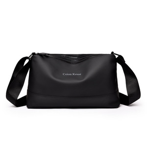 Sac de poitrine personnalisé pour homme, en PU imperméable avec fermeture éclair et doublure en polyester, vente en gros - Product Image 1