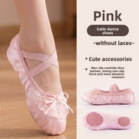 Chaussons de ballet souples chinois pour filles, en satin, pour la pratique de la danse, avec semelle extérieure en cuir de vachette, style princesse, fabriqués en Chine