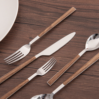 Cuillère fourchette couteau en acier inoxydable moderne dîner Restaurant argenterie couverts ensemble avec poignée en plastique ABS