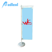 Sortie d'usine Impression personnalisée Table portable Mini drapeau Publicité Pôle délicat Drapeau de bureau