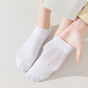 Women's Thin Boat Socks Breathable Non-Slip Low Cut Invisible Solid Color Casual Socks - Product Image 3