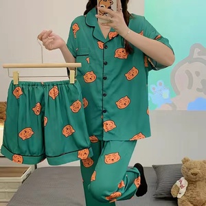 Conjunto <span class=keywords><strong>de</strong></span> Pijama <span class=keywords><strong>de</strong></span> 3 Piezas para <span class=keywords><strong>Mujer</strong></span>, Cuello en V, Abierto por Delante, Secado Rápido, Estampado <span class=keywords><strong>de</strong></span> Dibujos Animados, Camiseta <span class=keywords><strong>de</strong></span> Manga Corta con Botones + Pantalones + Pantalones Cortos, Informal, Verano - Product Image 5