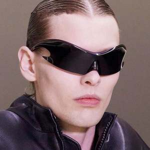 Gafas de Sol Vintage 2023 con Lentes de Una Pieza en Forma Especial, Protección UV400, Espejo, Estilo Deportivo Punk Y2k para Hombre y Mujer - Product Image 3