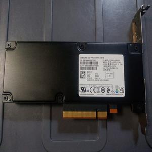 Samsun PM1735 MZ-PLJ1T60 karışık kullanım SSD 1.6 TB PCIe 4.0X8 NVMe SSD - Product Image 5