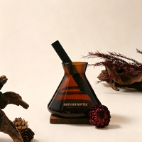 Flacon diffuseur triangulaire de luxe 200 ml avec design sérigraphié, option logo personnalisé pour parfum d'ambiance
