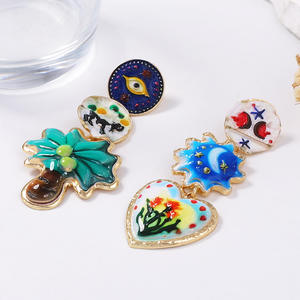 Pendientes colgantes de estilo bohemio con diseño geométrico de corazón retro y creativo, muy vendidos, de moda casual para verano, ideales para regalo. - Product Image 2