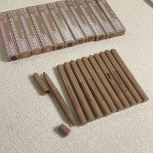 Matita per Labbra Marrone Cremosa Personalizzata, Multicolore, Impermeabile, con Peptidi Minerali, e Custodia per <span class=keywords><strong>Telefono</strong></span> in Silicone Reale con Impugnatura a Forma di Labbra - Product Image 4