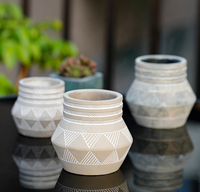 Jardinière en ciment conçue en coquille en détresse 3.5 pouces Pot de plantes en pierre unique pour décor de jardin intérieur extérieur