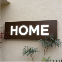 Enseigne lumineuse LED rectangulaire décorative à suspendre en extérieur, en acrylique, à une face, avec taille personnalisable et design résistant aux intempéries