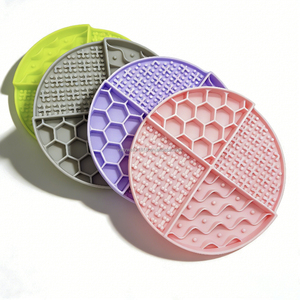 Alas Makan Anjing Kustom VaryWell, Alas Silikon Bentuk Sarang Lebah untuk Kucing dan Anjing dengan Suction Cup - Product Image 2