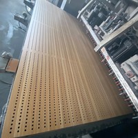Hochwertige Akustikpaneele aus Holzverbundwerkstoff mit perforierten Löchern für Tonstudios, Hörsäle und Konferenzräume