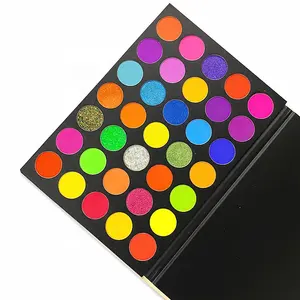 High Quality Vegan Matte Eyeshadow Palette with Pigmented Shades and Shimmer Foils for Eye Makeup of All Skin Tones