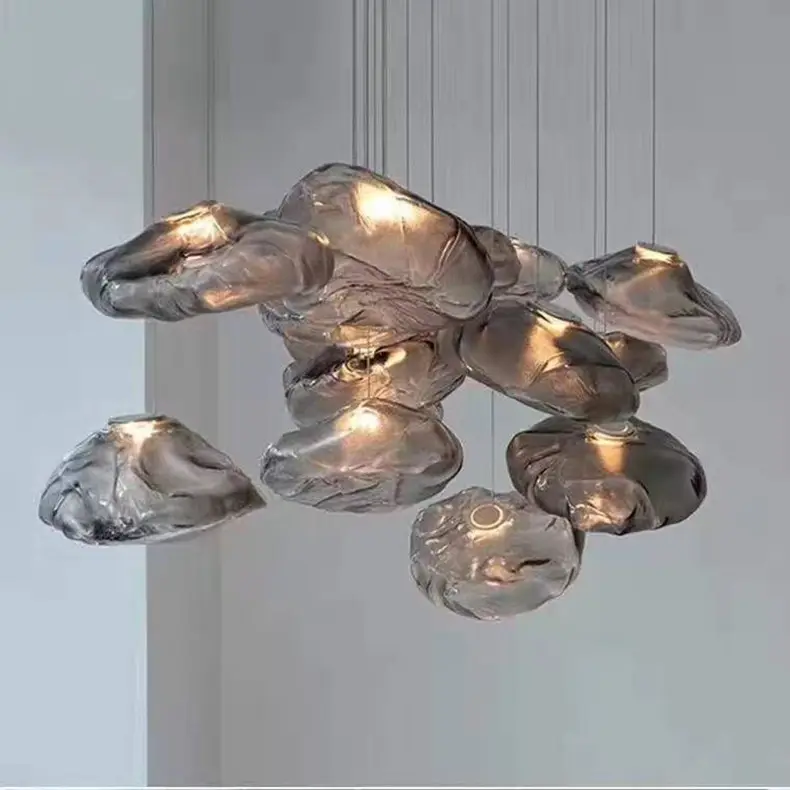 Plafonnier suspendu au design art danois, design créatif moderne, avec nuage en verre soufflé, luminaire décoratif d'intérieur, idéal pour des escaliers, nouveau modèle de