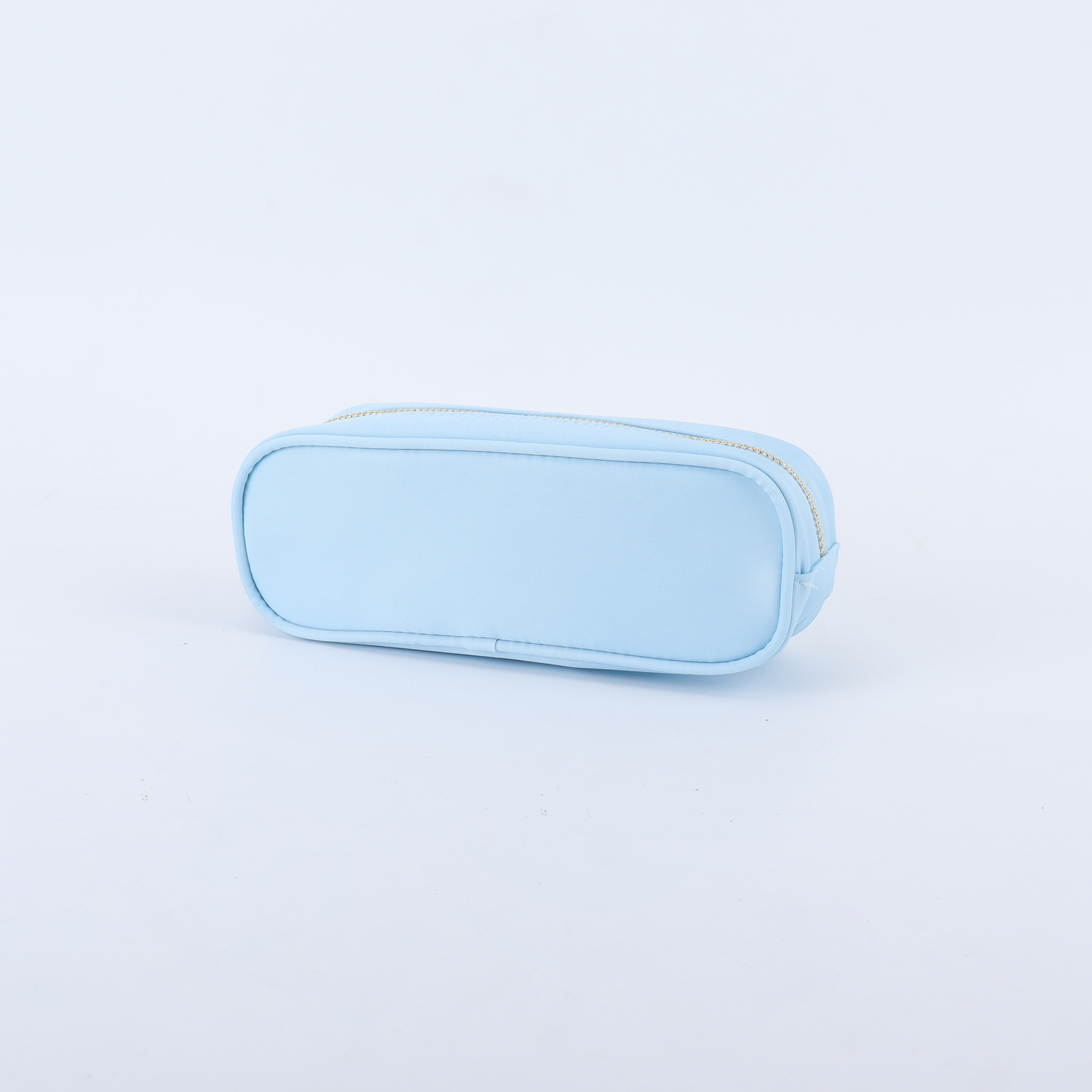 #16 trousse bleu glace