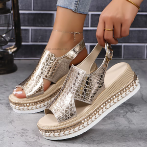 Collection d'été : Sandales compensées à bout ouvert pour femme, confortables, grandes tailles, design respirant, brillantes et épaisses - Product Image 3