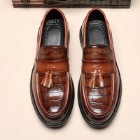 Mocassins à pampilles marron pour hommes, motif crocodile, à enfiler, chaussures habillées formelles à semelle épaisse pour le bureau et les réunions d'affaires