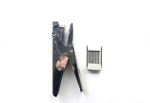 <span class=keywords><strong>Engrapadora</strong></span> <span class=keywords><strong>de</strong></span> Escritorio Manual <span class=keywords><strong>de</strong></span> Metal, <span class=keywords><strong>Precio</strong></span> <span class=keywords><strong>de</strong></span> Fábrica, <span class=keywords><strong>Engrapadora</strong></span> <span class=keywords><strong>de</strong></span> <span class=keywords><strong>Mano</strong></span> Plateada HP-45 <span class=keywords><strong>de</strong></span> Alta Calidad con Grapas - Product Image 2