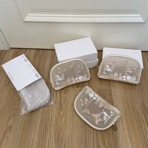 Juego de Regalo de Silicona Ecológico de Lujo y Alta Calidad con Bordado de Mariposas y Plantas Personalizado para Bodas y Fiestas - Product Image 2