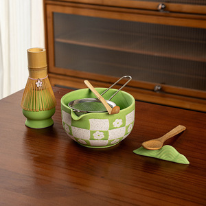 Ensemble de bols à matcha japonais 4/5/7/8 pièces, kit en céramique verte Chawan avec bec verseur, motif de fleurs de cerisier pour fouetter le thé - Product Image 1
